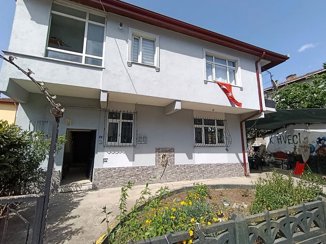 İZMIT EMEKEVLER MAHALLESI’NDE KIRALIK 2+1 YÜKSEK GIRIŞ DAIRE | 110 M² FERAH VE KULLANIŞLI