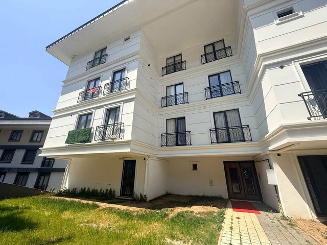 ÇENGELKÖY GÜZELTEPE 'DE YENİ BİNADA FERAH SATILIK 2+1 DAİRE