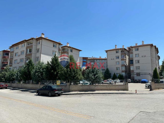 SİNCAN OSMANLI MAHALLESİNDE ARA KATTA SATILIK DAİRE