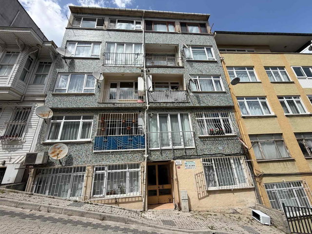 ÜSKÜDAR KUZGUNCUK' DA YATIRIMLIK DAİRE