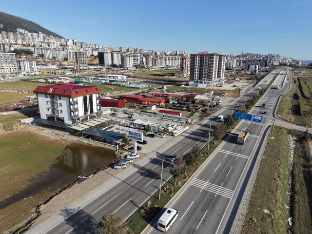 REMAX EDE'DEN ÜNİVERSİTE KARŞISI SATILIK 1+1 EŞYASIZ DAİRE