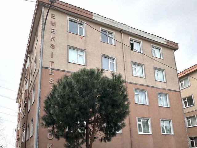 ÜMRANİYE ESENKENT MAH. EMEK SİTESİ 3+1 SATILIK DAİRE