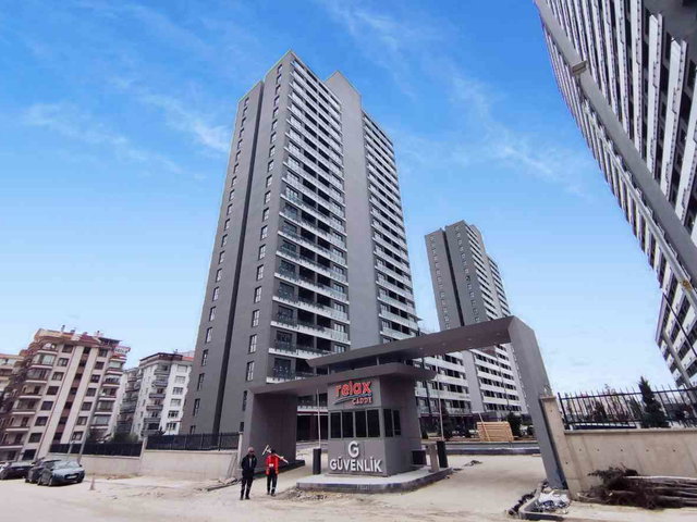 RELAX CADDE'DE ŞEREFIYESI YÜKSEK SATILIK DAIRE/REMAX ENBATI