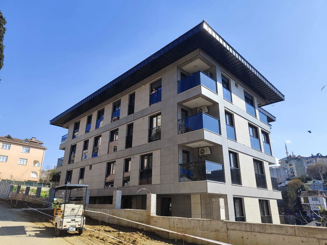 ÜSKÜDAR BURHANIYEDE OTURUMA HAZIR 2+1 AÇIK MUTFAK SATILIK DAIRE