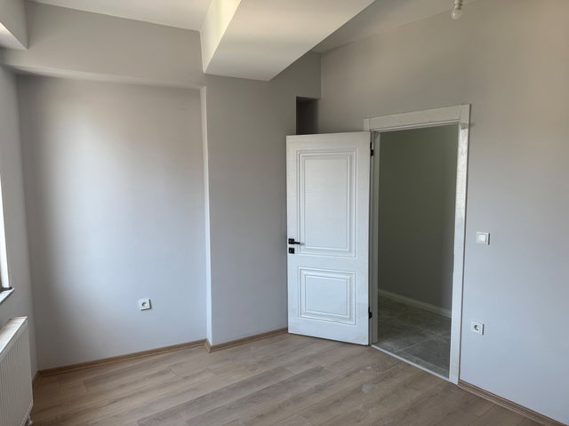 GÜNGÖREN MERKEZDE SIFIR BİNADA LÜKS 2+1 SATILIK DAİRE