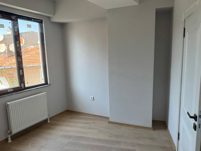 GÜNGÖREN MERKEZDE SIFIR BİNADA LÜKS 2+1 SATILIK DAİRE
