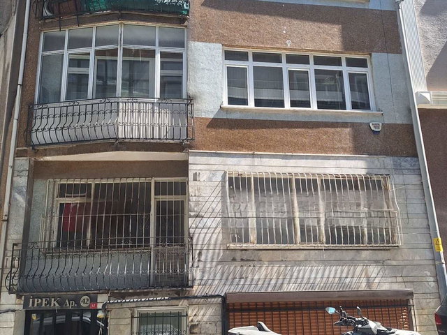 FIRSAT CEVAHİR AVM'YE YAKIN 135 M2 3+1 DAİRE (43 M2 GENİŞ SALON)