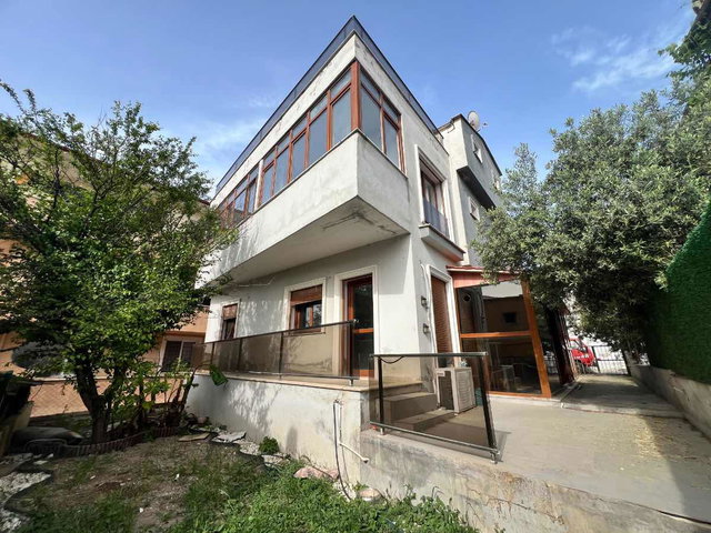 URLA MERKEZDE SATILIK 3+1 VİLLA