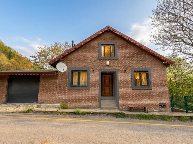 KARTEPE ŞEVKATİYE FINDIKSUYU MEVKİİNDE SATILIK EŞYALI DAĞ EVİ