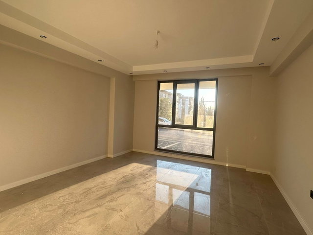 BAŞİSKELE SERDAR MAH' BAHÇE KULLANIMLI 2+1 KİRALIK SIFIR DAİRE