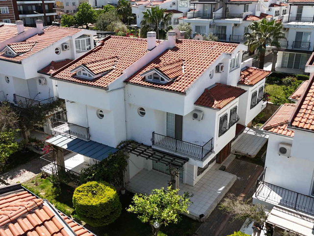 DAVUTLAR DILEK TERMAL VILLALARI SITESI’NDE SATILIK 4+1 TRIPLEKS VILLA
