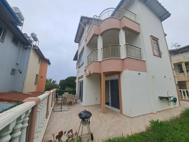 SIDE'DE DENIZE YAKIN LÜX VE TAM EŞYALI SATILIK VILLA