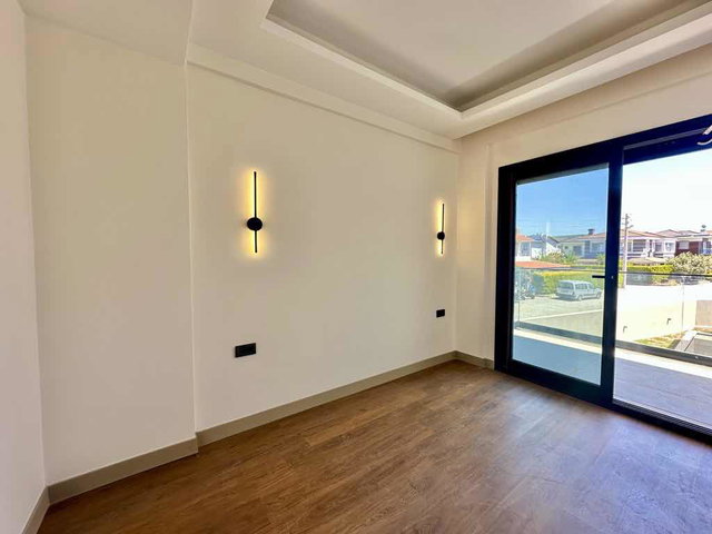 ŞİFNE'DE TAM MÜSTAKİL HAVUZLU 4+1 LÜKS VİLLA