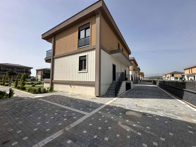KARACALAR’DA SATILIK 3+1 VİLLA