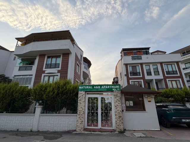 REMAX'BAĞÇEŞME SİTE İÇİ 1+1 KİRALIK BAHÇELİ DAİRE
