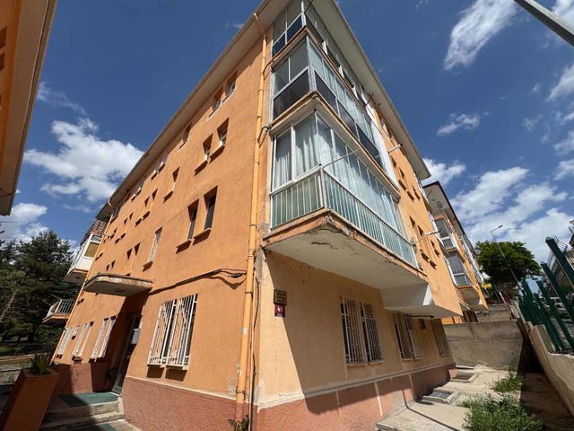 ÖVEÇLER CADDE ÜZERİ SATILIK, KATTA, BOŞ 2+1 DAİRE
