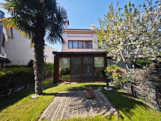 DENİZTEPE EVLERİ  PRESTIJLI SITE YAŞAMINDA ÖZEL TASARIM VILLA