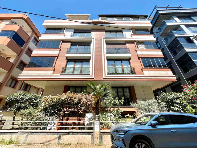 KÜÇÜKYALI ÇINAR MAHALLESI'NDE BALKONLU SATILIK 3+1 DAIRE