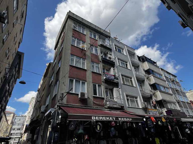 AKSARAY METRO’YA YAKIN MERKEZİ KONUMDA YATIRIMLIK & OTURUMLUK 1+1 SATILIK DAİRE
