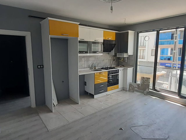 EMİNOĞLU SİTESİNDE BAKIMLI, YENİ 1+1 DAİRE
