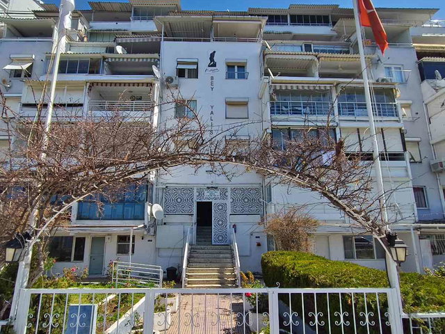 REMAX BEYAZ GEMLIK KÜÇÜKKUMLA SATILIK  2,5+1 DENIZE SIFIR DAIRE
