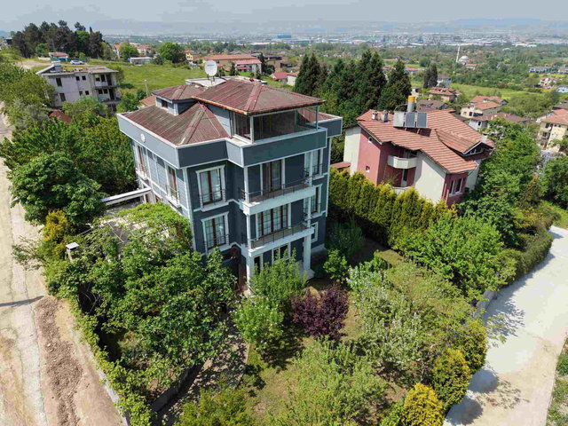 KARTEPE SUADİYE’DE 687 M2 ARSA İÇİNDE SATILIK MÜSTAKİL VİLLA