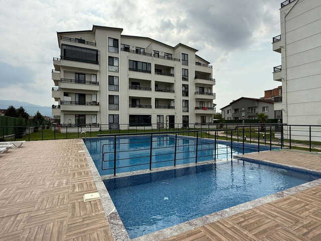 KARTEPE ERTUĞRUL GAZİ'DE HAVUZLU SİTEDE SATILIK 1+1 DAİRE