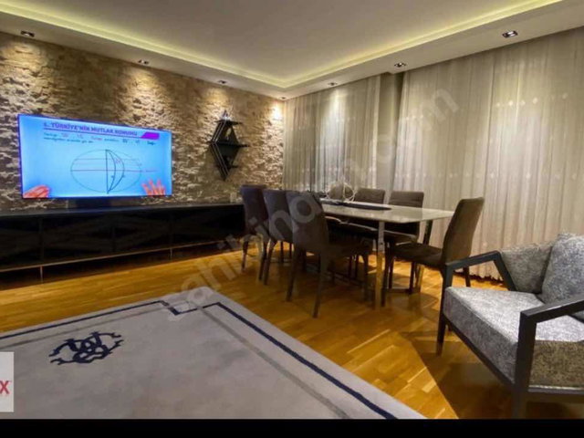 FULL EŞYALI ÖZEL YAPIM TERASLI 200 M² LÜKS DUBLEKS