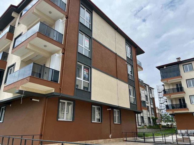 REMAX LAVANDA GÜVENCESIYLE ŞEYHSINAN’IN KALBINDE, FILE MARKET ARKASINDA KÖŞE KONUMLU DAIRELERIMIZI