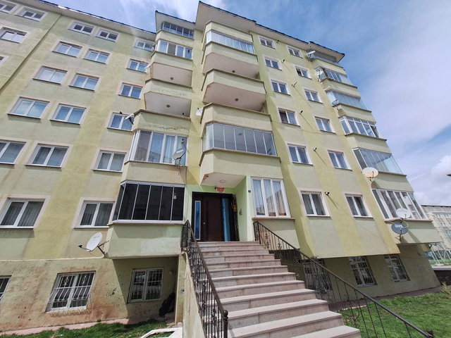 REMAX İLKE'DEN YILDIZKENT'TE 4+1 KİRALIK DAİRE
