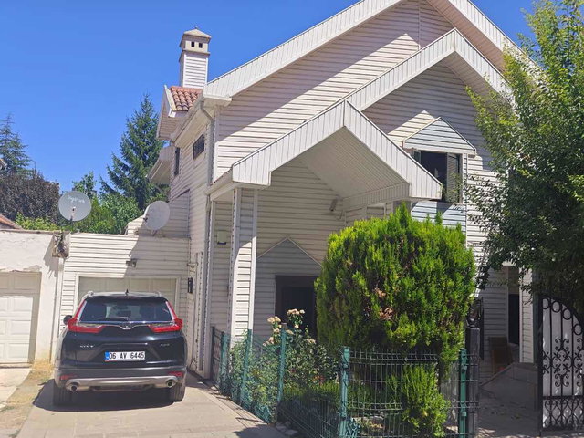ANGORA EVLERİNDE BODRUMSUZ 6+1 TAM MÜSTAKIL SATILIK VİLLA