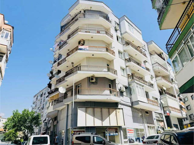 METRO VE ATA DURAĞI YAKINI ARAKAT ADANSÖRLÜ 3+1 SATILIK DAİRE