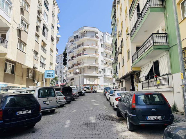 METRO VE ATA DURAĞI YAKINI ARAKAT ADANSÖRLÜ 3+1 SATILIK DAİRE
