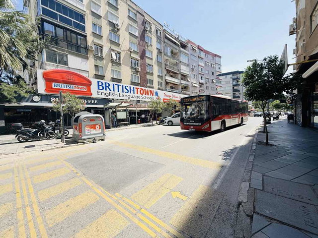 METRO VE ATA DURAĞI YAKINI ARAKAT ADANSÖRLÜ 3+1 SATILIK DAİRE