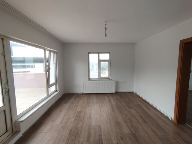 REMAX BEYAZ KÜPLÜPINAR MAHALLESINDE KIRALIK 1+1 DAIRE