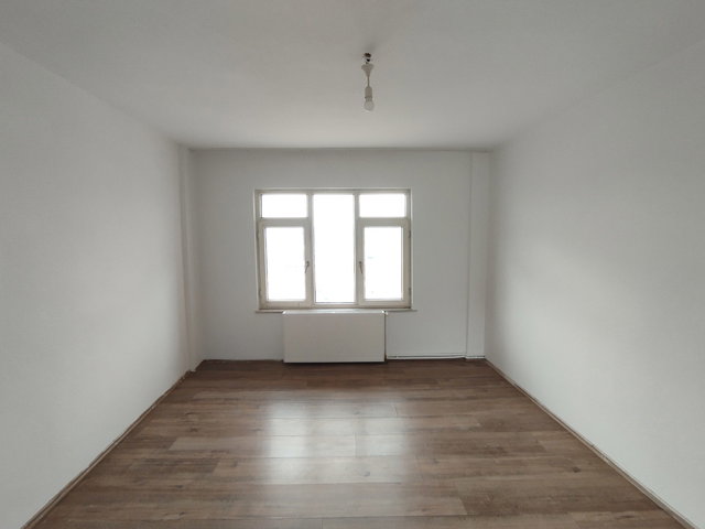 REMAX BEYAZ KÜPLÜPINAR MAHALLESINDE KIRALIK 1+1 DAIRE