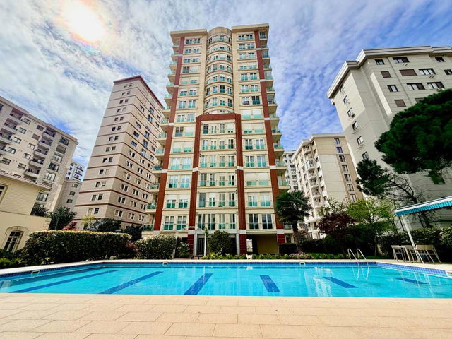 ERENKÖY KURIŞ HOFFMAN PARK SITESINDE SATILIK GENIŞ 4+1 DAIRE
