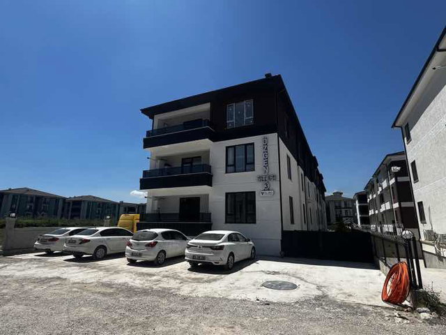 ADAPAZARI YAĞCILAR MAHALLESİ – SİTELER MEVKİİNDE 3+1 FERAH DAİRE