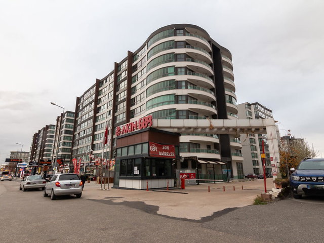 ERYAMAN AKIN 688 SİTESİNDE 1+1 METRO YAKINI SATILIK DAİRE