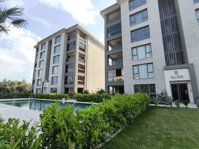 REMAX ADVANTAGE'DEN NİLÜFER BALAT DOĞANKÖY'DE SATILIK 3+1 ARAKAT DAİRE