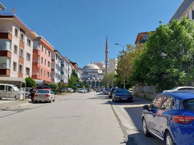 MAMAK SAİMEKADIN MAHELLESİ ORTATEPE CADDESİNDE 3+1 SATILK DAİRE