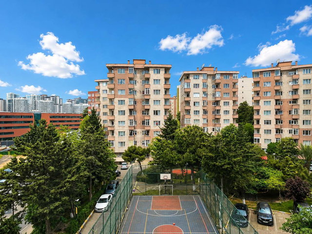 ÜSKÜDAR,DA SİTE İÇERISINDE İÇİ YAPILI 3+1 ARA KAT DAIRE !!!