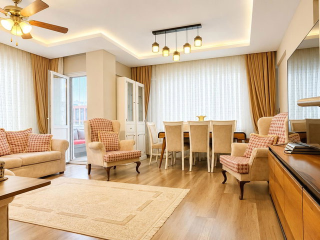 ÜSKÜDAR,DA SİTE İÇERISINDE İÇİ YAPILI 3+1 ARA KAT DAIRE !!!