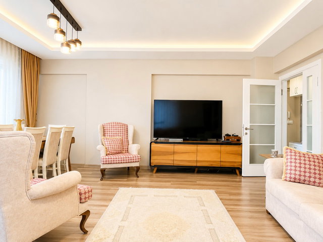 ÜSKÜDAR,DA SİTE İÇERISINDE İÇİ YAPILI 3+1 ARA KAT DAIRE !!!