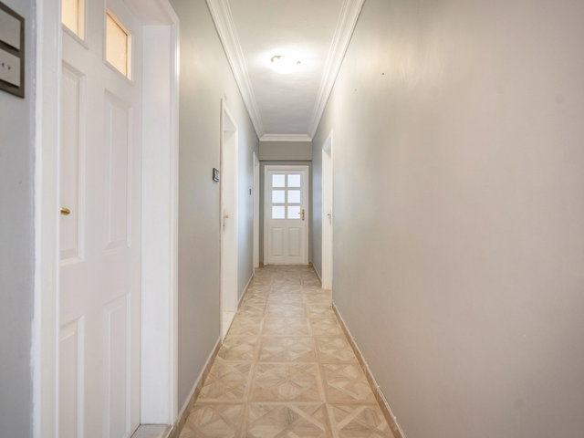 REMAX LEON ÖZLÜCE GÖNÜLLER SITESINDE BAKIMLI SATILIK 4+1 DAIRE