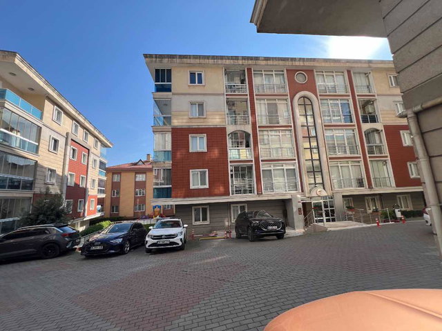 PENDIK-YENIŞEHIR RECEP AĞA KONAKLARINDA OTURUMAHAZIR SATILIK 3+1