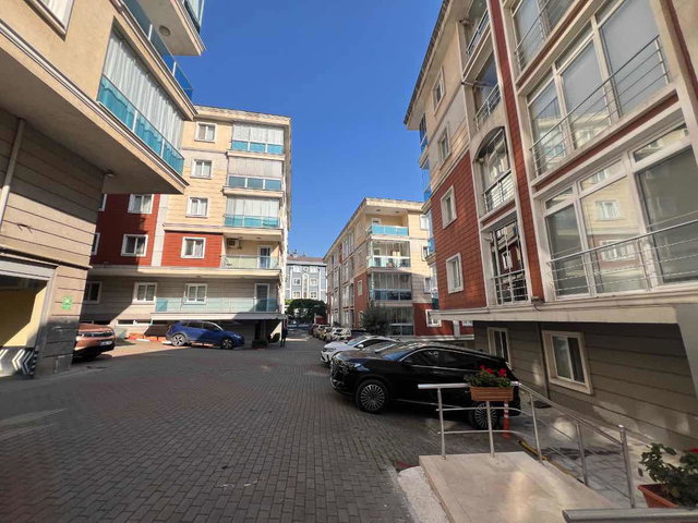 PENDIK-YENIŞEHIR RECEP AĞA KONAKLARINDA OTURUMAHAZIR SATILIK 3+1