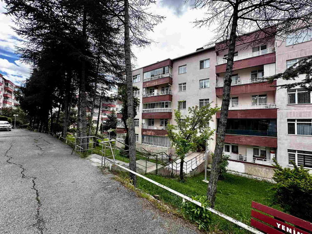 YENİMAHALLE BATI SİTESİ MERKEZ 84’TE TAPUSU HAZIR ARA KAT 3+1