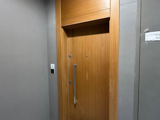 ÇINARKÖY EVLERİ'NDE 3+1 BAHÇE KATI SATILIK LÜKS DAİRE