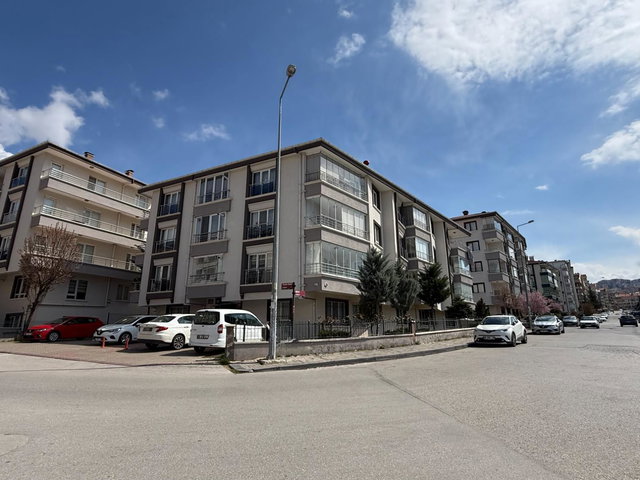 ÖVEÇLERLERDE VADİ MANZARALI 3+1 SATILIK DAİRE
